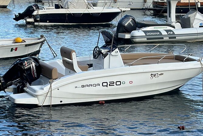Sorrentomaxiboat tours to Capri - Drinks, music, and the social side of the boat