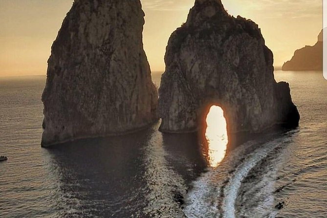 Special Blue Grotto & Capri Island departure DA Sorrento - Bagni Regina Giovanna and the first coastal views