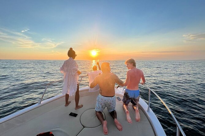 Sunset cruise on Amalfi Coast - Prosecco, cocktails, and the Italian aperitif