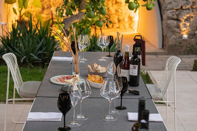 Tasting of 5 Wines with Typical Products in Sorrento - A relaxed lesson rather than a formal wine class