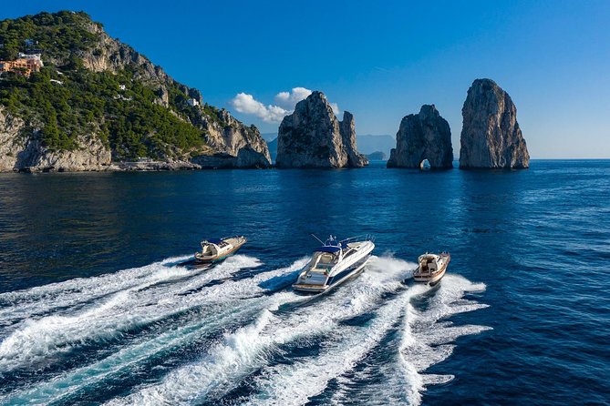The Blue Fever: Capri island day cruise - Three hours around Via Camerelle