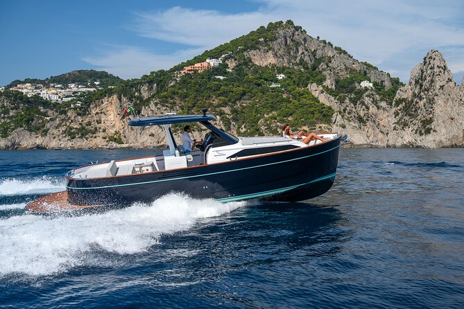 The Blue Fever: Capri island day cruise - Four caves, four different colors