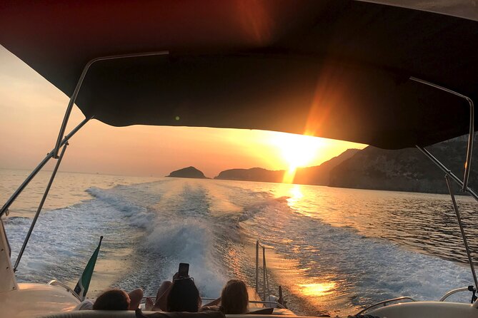 The Golden Hour: Sorrento's Sunset - Why a private sunset boat works so well in Sorrento