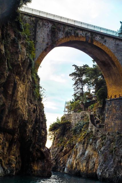 Tour in Barca da Amalfi un Viaggio da Sogno in Amalfi Coast - Why the view from the boat matters