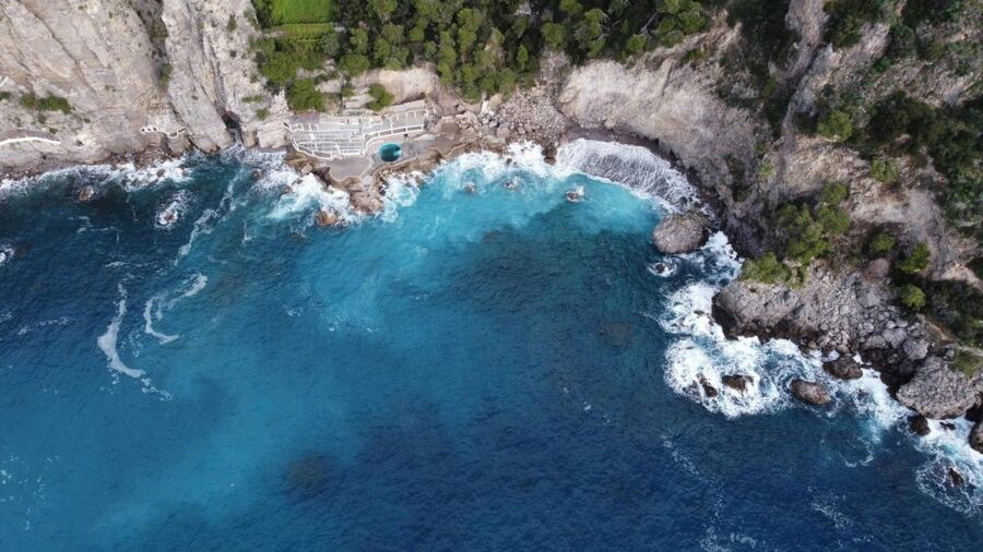 Tour in Barca da Amalfi un Viaggio da Sogno in Amalfi Coast - Praiano, Africana Cave, and the approach to Positano