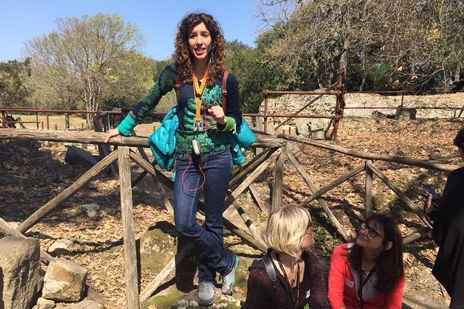 Tour in the ruins of Cuma with an archaeologist. - Entering the ancient Greek city of Cuma