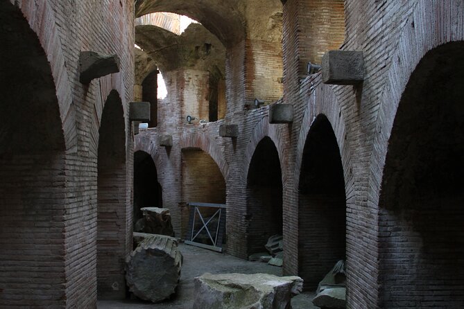 Tour in the ruins of Pozzuoli with an archaeolgist. - Key points at a glance