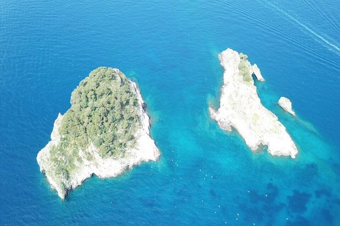 Tour privato in barca fra le meraviglie di Positano e della costiera Amalfitana - Li Galli offers the first swim