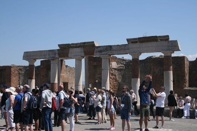 Tramvia Napoli Daily Trip to Pompeii Ruins - The people who can make the day easier