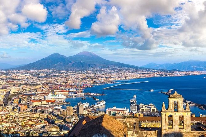 Transfer from Sorrento to Rome or Vice Versa - Pickup with your name on the sign