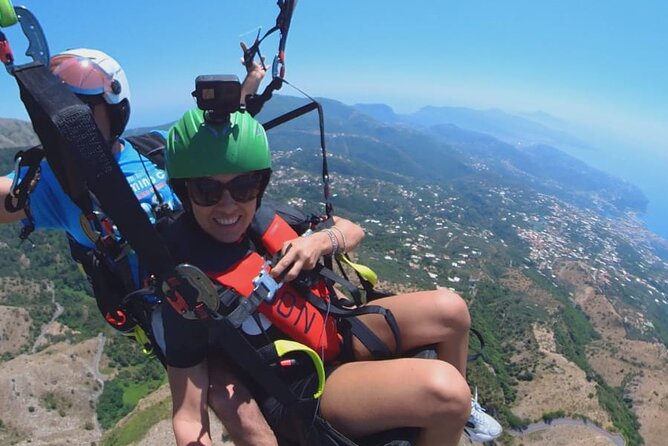 Two-seater paragliding Amalfi and Sorrento Coast Monte Faito - The safety briefing comes before the scenery