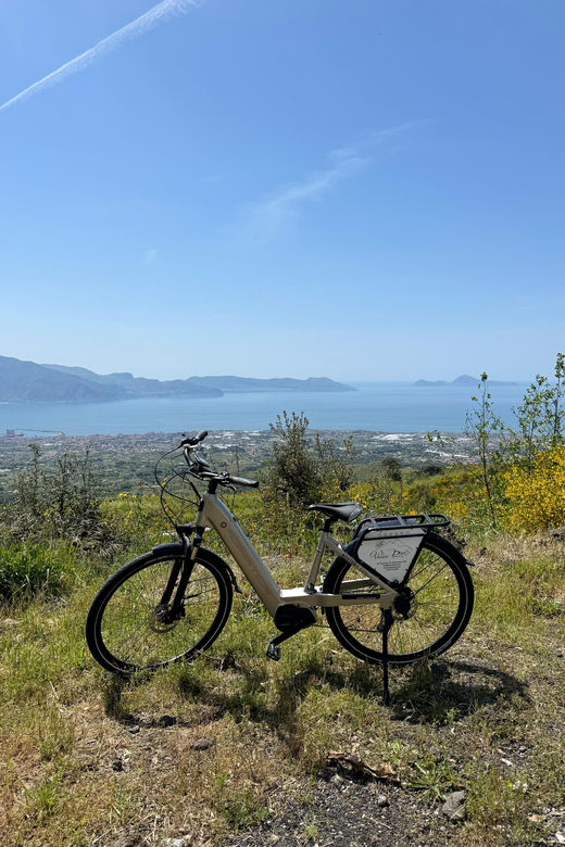 Vesuvio Bike Tour: Summit Ride and Entrance Ticket - The return route is still part of the workout