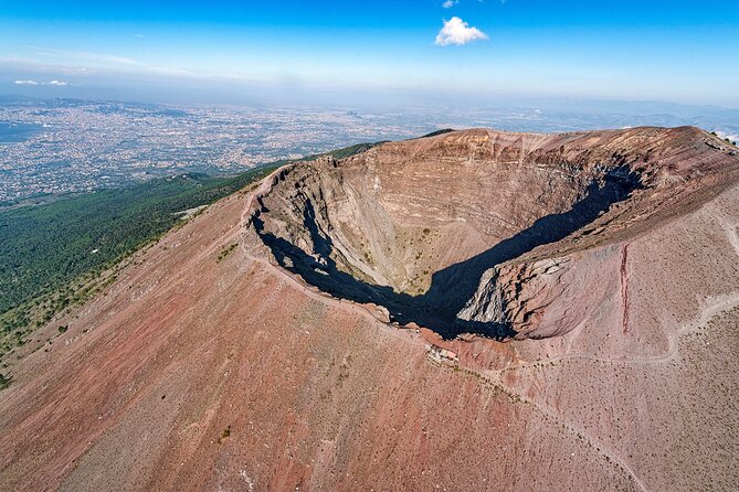 Vesuvius tour entrance to the crater and return bus - Why the Gulf Views Depend on Timing