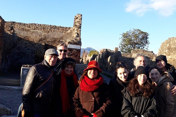 Visit Pompeii with an expert professional guide (2/3 hours) - Baths, Houses, Shops, and Roman Routine