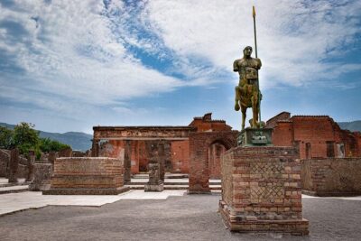 Visit the Pompeii ruins from Salerno with Pizza Lunch